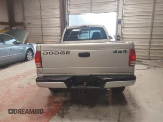 2001 Dodge Dakota with VIN 1B7GG26X21S118759, listed as a IAAI auction lot 41943297 with 156,372 mi miles and . Bid and sale history available at carsss.com. Image 16.