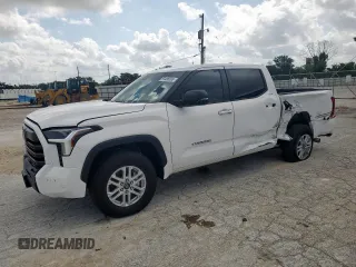 2025 Toyota Tundra SR z VIN 5TFLA5DB8SX290694, wystawiony jako Copart lot #59486565 z przebiegiem 4 287 mil mil oraz Szkoda całkowita • Salvage title. Historia ofert i sprzedaży dostępna na DreamBid. Obrazek 1.
