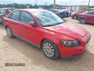 2004 Volvo S40 z VIN YV1MS382842027485, wystawiony jako IAAI lot #42179844 z przebiegiem 126 736 mil mil oraz . Historia ofert i sprzedaży dostępna na DreamBid. Obrazek 1.