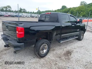 2019 Chevrolet Silverado 2500HD LTZ with VIN 1GC1KTEY5KF151527, listed as a IAAI auction lot 37045890 with 120,233 mi miles. Bid and sale history available at carsss.com. Image 4.