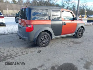 2005 Honda Element with VIN 5J6YH27385L027857, listed as a IAAI auction lot 41340312 with 195,775 mi miles and . Bid and sale history available at DreamBid. Image 4.