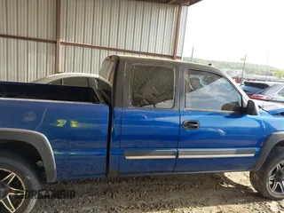 2004 Chevrolet Silverado 1500 Z71 with VIN 1GCEK19T44E171846, listed as a IAAI auction lot 42057527 with 229,080 mi miles and . Bid and sale history available at DreamBid. Image 17.