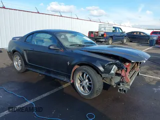 2000 Ford Mustang with VIN 1FAFP4042YF109526, listed as a IAAI auction lot 41554962 with 1 mi miles. Bid and sale history available at carsss.com. Image 1.