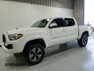 2018 Toyota Tacoma SR z VIN 3TMCZ5AN0JM188267, wystawiony jako Copart lot #55580015 z przebiegiem 114 443 mil mil oraz Czysty tytuł • Clean title. Historia ofert i sprzedaży dostępna na DreamBid. Obrazek 1.