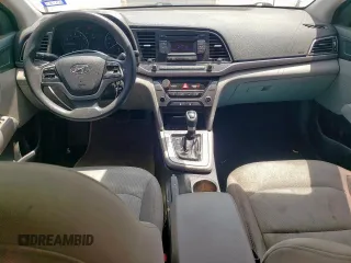 2017 Hyundai Elantra SE z VIN 5NPD74LF9HH140244, wystawiony jako Copart lot #57843945 z przebiegiem 151 763 mil mil oraz Szkoda całkowita • Salvage title. Historia ofert i sprzedaży dostępna na DreamBid. Obrazek 8.
