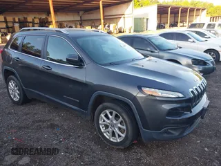 2017 Jeep Cherokee Latitude z VIN 1C4PJLCB6HW542030, wystawiony jako IAAI lot #42306511 z przebiegiem 85 461 mil mil oraz . Historia ofert i sprzedaży dostępna na DreamBid. Obrazek 1.
