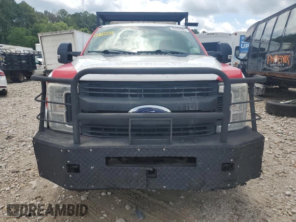 2017 Ford F-250 XLT with VIN 1FTBF2BT4HEE94906, listed as a Copart auction lot 60002685 with 297,339 mi miles and Clean title. Bid and sale history available at DreamBid. Image 5.