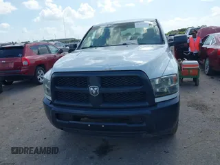 2015 Ram 2500 Tradesman z VIN 3C6TR4CT4FG556775, wystawiony jako IAAI lot #42531595 z przebiegiem 109 195 mil mil oraz . Historia ofert i sprzedaży dostępna na DreamBid. Obrazek 12.