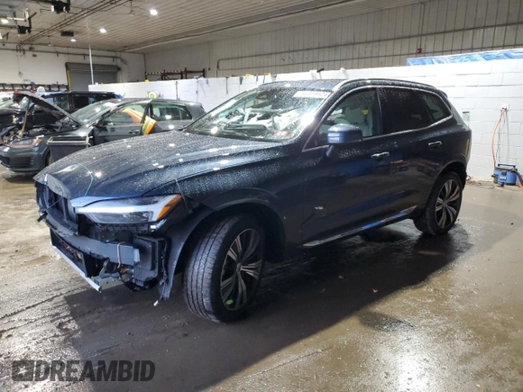 2023 Volvo XC60 Plus Bright Theme with VIN YV4L12RN2P1289100, listed as a Copart auction lot 86898924 with 25,282 mi miles and Salvage Title. Bid and sale history available at carsss.com. Image 1.
