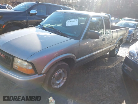 1998 GMC Sonoma SLS with VIN 1GTCS1948W8538832, listed as a IAAI auction lot 41536284 with 99,191 mi miles. Bid and sale history available at carsss.com. Image 2.