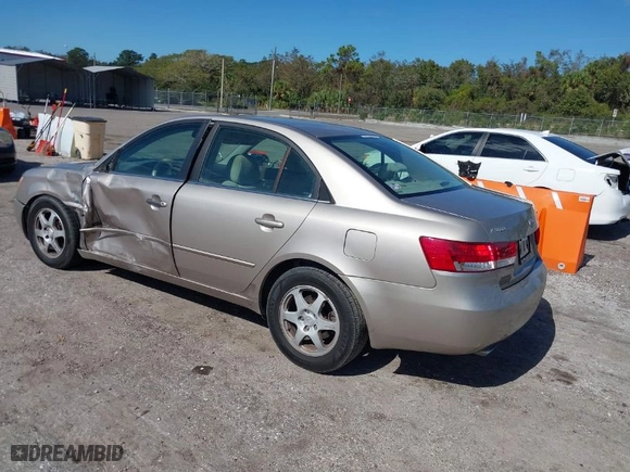 2006 Hyundai Sonata GLS with VIN 5NPEU46F86H048385, listed as a IAAI auction lot 40887731 with 184,494 mi miles. Bid and sale history available at carsss.com. Image 3.
