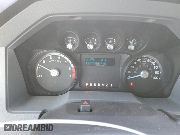 2013 Ford F-250 XL with VIN 1FTBF2A65DEB81725, listed as a Copart auction lot 88944575 with 70,620 mi miles and Clean Title. Bid and sale history available at DreamBid. Image 9.