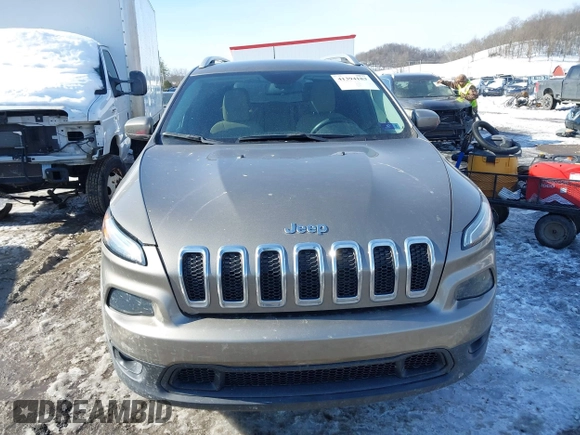 2018 Jeep Cherokee Latitude z VIN 1C4PJMCX2JD570426, wystawiony jako IAAI lot #41394183 z przebiegiem 182 419 mil mil oraz . Historia ofert i sprzedaży dostępna na DreamBid. Obrazek 12.