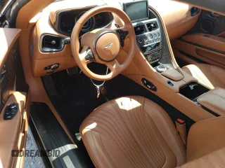 2018 Aston Martin DB11 z VIN SCFRMFAVXJGL03743, wystawiony jako Copart lot #61625494 z przebiegiem 17 207 mil mil oraz Szkody całkowita. Historia ofert i sprzedaży dostępna na DreamBid. Obrazek 8.