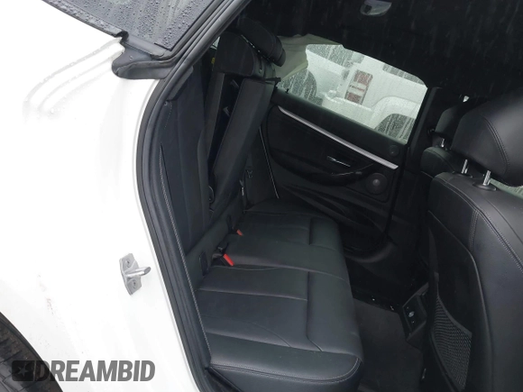 2017 BMW 3 Series z VIN WBA8Y3C32HG451028, wystawiony jako IAAI lot #41552648 z przebiegiem Nie podano mil oraz . Historia ofert i sprzedaży dostępna na DreamBid. Obrazek 8.