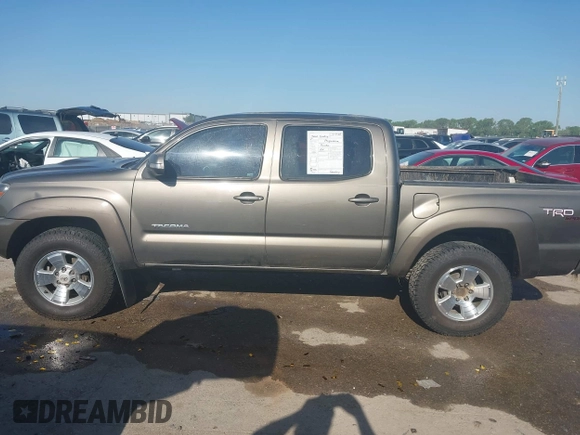 2013 Toyota Tacoma PreRunner z VIN 5TFJU4GN3DX040992, wystawiony jako IAAI lot #42022841 z przebiegiem 159 474 mil mil oraz . Historia ofert i sprzedaży dostępna na DreamBid. Obrazek 14.