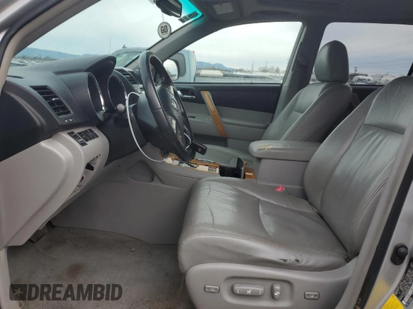 2009 Toyota Highlander Limited with VIN JTEEW44A692031958, listed as a Copart auction lot 45312135 with 319,035 mi miles and Salvage title. Bid and sale history available at DreamBid. Image 7.