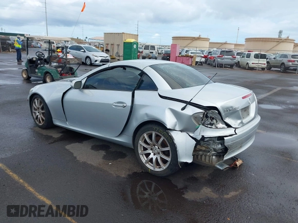2005 Mercedes-Benz SLK 230/320 с VIN WDBWK56F35F045143, выставлен на аукционе IAAI как лот 42014710 с пробегом 96 868 миль миль и . История ставок и продаж доступна на DreamBid. Изображение 3.