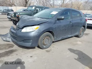 2009 Toyota Matrix with VIN 2T1KU40E79C163666, listed as a IAAI auction lot 41708972 with 182,808 mi miles and . Bid and sale history available at carsss.com. Image 17.