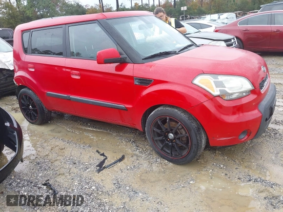 2010 Kia Soul + with VIN KNDJT2A25A7189521, listed as a IAAI auction lot 41008724 with 180,131 mi miles. Bid and sale history available at carsss.com. Image 1.