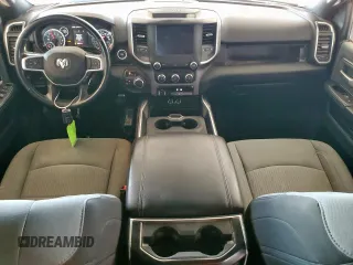 2023 Ram 2500 Big Horn z VIN 3C6UR5DJ9PG601458, wystawiony jako Copart lot #63045635 z przebiegiem 44 988 mil mil oraz Czysty tytuł • Clean title. Historia ofert i sprzedaży dostępna na DreamBid. Obrazek 8.