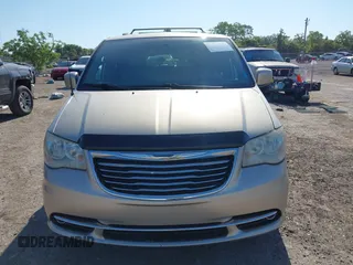 2014 Chrysler Town & Country Touring with VIN 2C4RC1BG4ER372629, listed as a IAAI auction lot 42060762 with 180,662 mi miles. Bid and sale history available at carsss.com. Image 12.