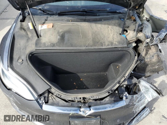 2017 Tesla Model S 100D z VIN 5YJSA1E25HF187898, wystawiony jako Copart lot #60829025 z przebiegiem 82 823 mil mil oraz Szkoda całkowita • Salvage title. Historia ofert i sprzedaży dostępna na DreamBid. Obrazek 11.