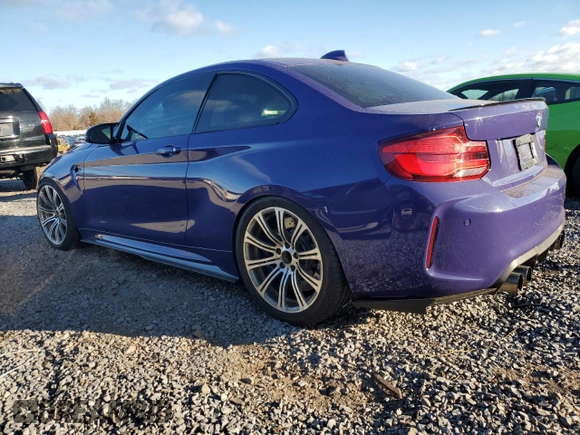 2019 BMW M2 Competition z VIN WBS2U7C56K7D52745, wystawiony jako Copart lot #82582104 z przebiegiem 27 731 mil mil oraz Szkoda całkowita • Salvage title. Historia ofert i sprzedaży dostępna na DreamBid. Obrazek 2.