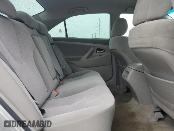 2010 Toyota Camry z VIN 4T1BF3EK1AU075962, wystawiony jako Copart lot #58929065 z przebiegiem 216 986 mil mil oraz Szkoda całkowita • Salvage title. Historia ofert i sprzedaży dostępna na DreamBid. Obrazek 10.