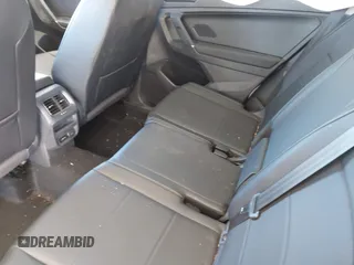 2018 Volkswagen Tiguan SEL z VIN 3VV2B7AX0JM197274, wystawiony jako IAAI lot #42392421 z przebiegiem 45 453 mil mil oraz . Historia ofert i sprzedaży dostępna na DreamBid. Obrazek 8.