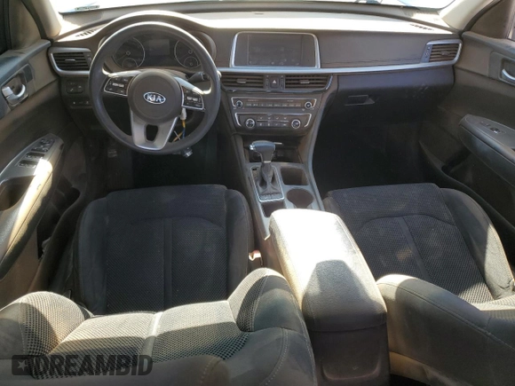 2020 Kia Optima LX z VIN 5XXGT4L39LG385953, wystawiony jako Copart lot #55339875 z przebiegiem 101 663 mil mil oraz Szkoda całkowita • Salvage title. Historia ofert i sprzedaży dostępna na DreamBid. Obrazek 8.