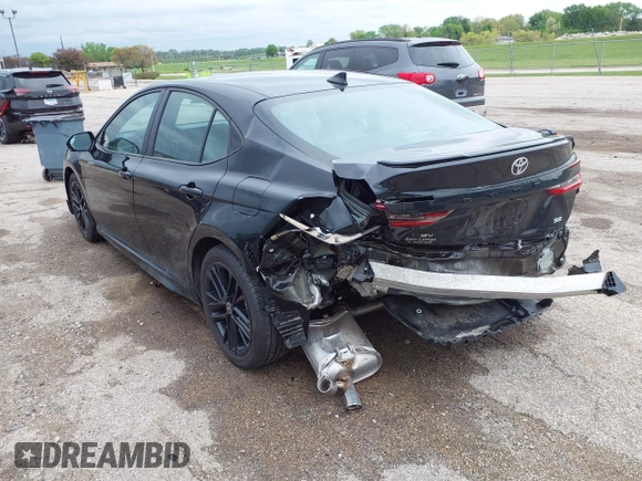 2025 Toyota Camry LE z VIN 4T1DAACK0SU057646, wystawiony jako IAAI lot #42147253 z przebiegiem 6 675 mil mil oraz . Historia ofert i sprzedaży dostępna na DreamBid. Obrazek 3.