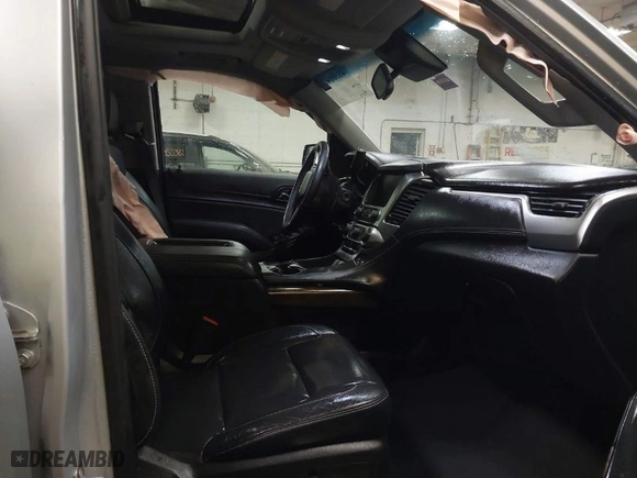2019 Chevrolet Suburban LT with VIN 1GNSKHKC4KR289284, listed as a IAAI auction lot 41366478 with NaN miles. Bid and sale history available at carsss.com. Image 5.