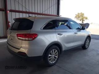 2018 Kia Sorento LX V6 with VIN 5XYPGDA50JG413205, listed as a IAAI auction lot 40331681 with 69,664 mi miles. Bid and sale history available at carsss.com. Image 4.