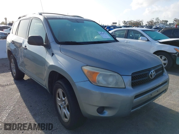 2008 Toyota RAV4 with VIN JTMZD33V386069231, listed as a IAAI auction lot 41939718 with 211,595 mi miles. Bid and sale history available at carsss.com. Image 1.