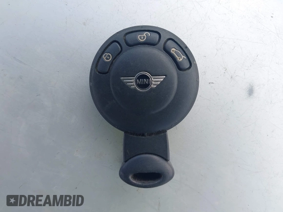 2011 MINI Hardtop with VIN WMWSU3C50BT098905, listed as a IAAI auction lot 42637688 with 118,389 mi miles and . Bid and sale history available at DreamBid. Image 11.