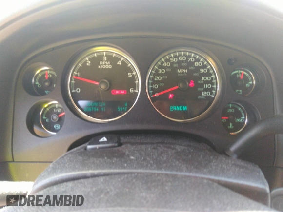 2014 Chevrolet Suburban LT with VIN 1GNSCJE05ER117663, listed as a IAAI auction lot 41992835 with 208,754 mi miles. Bid and sale history available at carsss.com. Image 7.