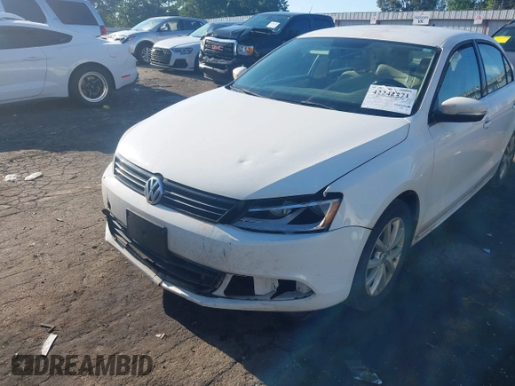 2013 Volkswagen Jetta SE with VIN 3VWDP7AJ7DM360993, listed as a IAAI auction lot 42242271 with 181,781 mi miles and . Bid and sale history available at DreamBid. Image 6.
