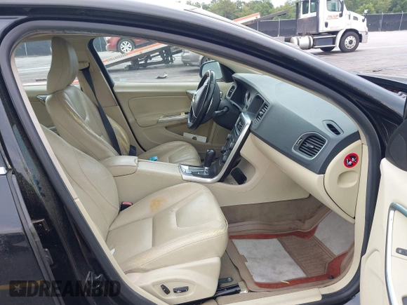 2012 Volvo S60 T5 with VIN YV1622FS1C2088990, listed as a IAAI auction lot 42675481 with 208,000 mi miles and . Bid and sale history available at DreamBid. Image 5.