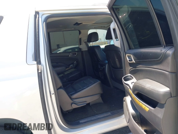 2016 GMC Yukon XL Denali with VIN 1GKS2HKJXGR423556, listed as a IAAI auction lot 42145970 with 118,436 mi miles. Bid and sale history available at carsss.com. Image 8.