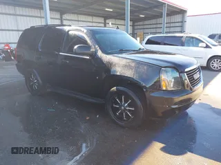 2008 GMC Yukon SLT w/4SB with VIN 1GKFC13JX8R208328, listed as a IAAI auction lot 41436830 with 271,681 mi miles. Bid and sale history available at carsss.com. Image 1.
