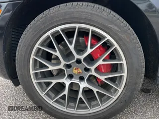 2015 Porsche Macan Turbo z VIN WP1AF2A5XFLB99315, wystawiony jako Copart lot #61078325 z przebiegiem 201 230 mil mil oraz Czysty tytuł • Clean title. Historia ofert i sprzedaży dostępna na DreamBid. Obrazek 13.