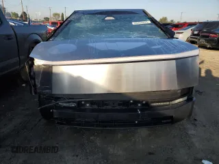 2024 Tesla Cybertruck z VIN 7G2CEHEDXRA013484, wystawiony jako Copart lot #43263285 z przebiegiem 2 869 mil mil oraz Szkoda całkowita • Salvage title. Historia ofert i sprzedaży dostępna na DreamBid. Obrazek 5.