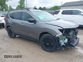 2017 Nissan Rogue SL z VIN 5N1AT2MVXHC806723, wystawiony jako IAAI lot #42331531 z przebiegiem 103 565 mil mil oraz . Historia ofert i sprzedaży dostępna na DreamBid. Obrazek 1.
