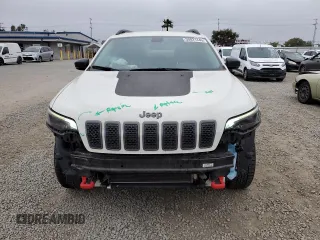 2019 Jeep Cherokee Trailhawk z VIN 1C4PJMBX0KD127324, wystawiony jako Copart lot #50821445 z przebiegiem 88 604 mil mil oraz Szkoda całkowita • Salvage title. Historia ofert i sprzedaży dostępna na DreamBid. Obrazek 5.