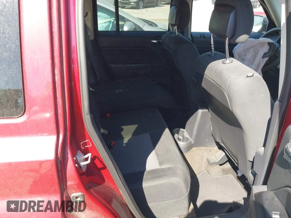 2015 Jeep Patriot Altitude z VIN 1C4NJRBB9FD268780, wystawiony jako IAAI lot #40386558 z przebiegiem 85 756 mil mil oraz . Historia ofert i sprzedaży dostępna na DreamBid. Obrazek 5.