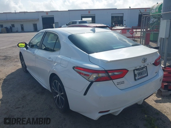 2018 Toyota Camry LE z VIN 4T1B11HK5JU623766, wystawiony jako IAAI lot #41997511 z przebiegiem 146 569 mil mil oraz . Historia ofert i sprzedaży dostępna na DreamBid. Obrazek 3.