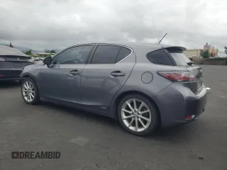 2013 Lexus CT 200h z VIN JTHKD5BH1D2169238, wystawiony jako Copart lot #53720135 z przebiegiem 138 029 mil mil oraz Szkody całkowita. Historia ofert i sprzedaży dostępna na DreamBid. Obrazek 2.