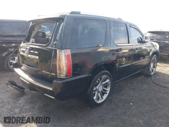 2013 Cadillac Escalade Premium with VIN 1GYS4CEF7DR102743, listed as a IAAI auction lot 41690593 with 228,070 mi miles. Bid and sale history available at carsss.com. Image 4.