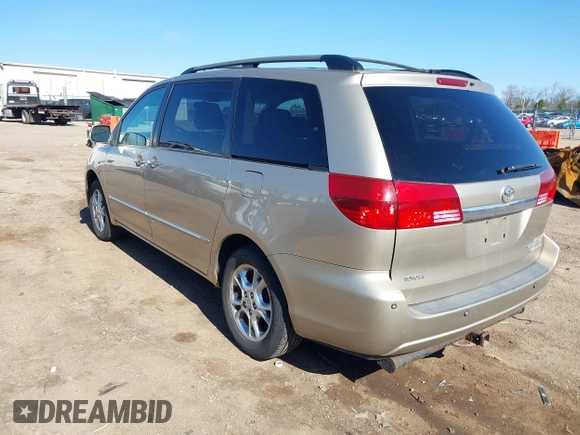 2005 Toyota Sienna XLE with VIN 5TDBA22C05S045324, listed as a IAAI auction lot 42047480 with 288,285 mi miles. Bid and sale history available at carsss.com. Image 3.